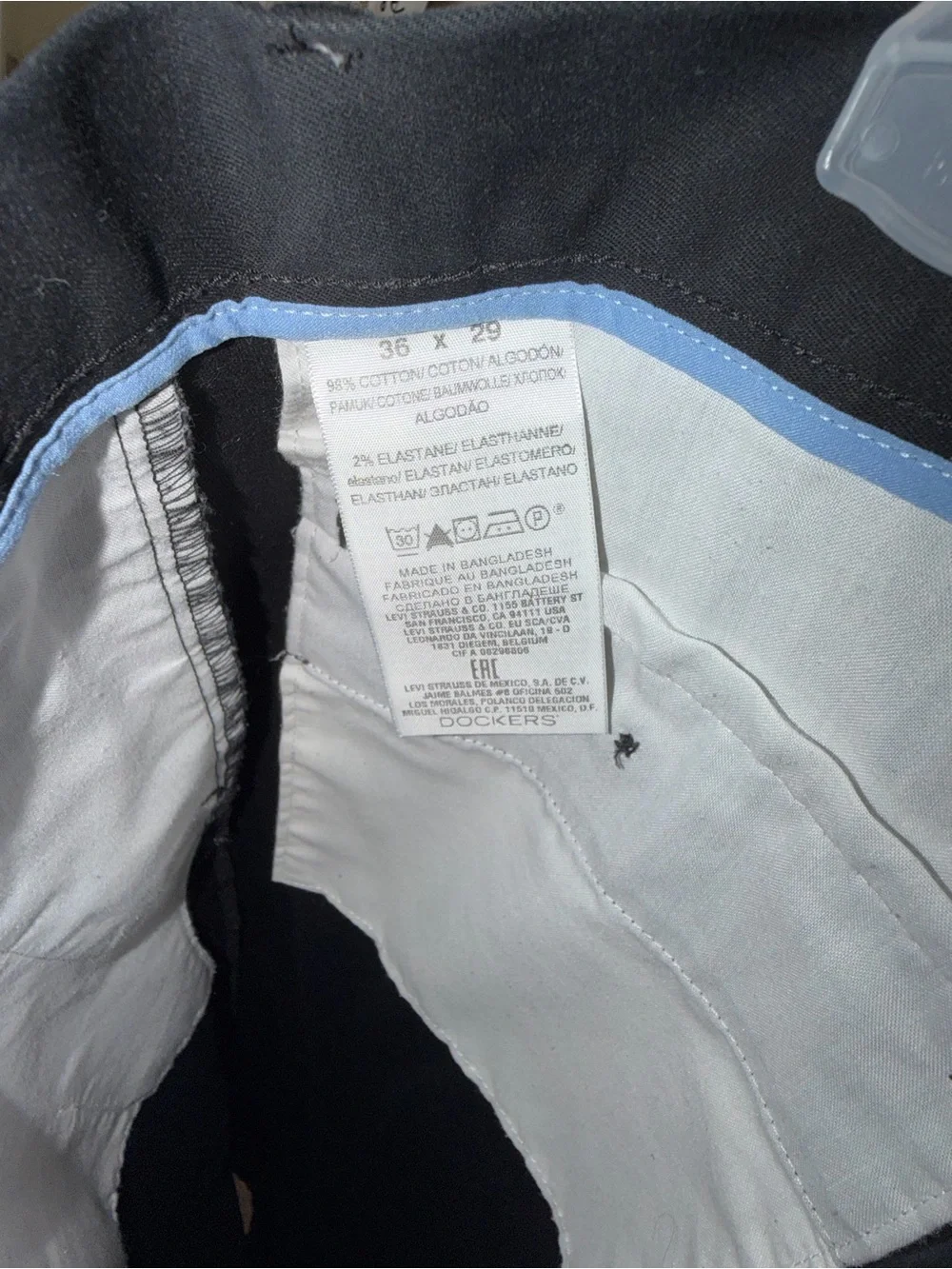 Dockers tailored black